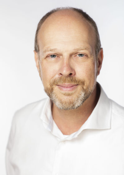 AmagnoTeam086 399x560 - Presseinformationen